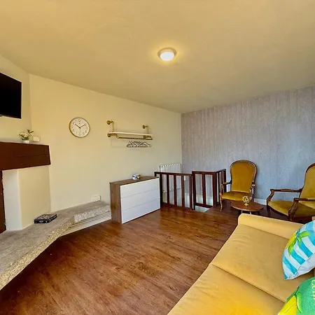 Lemon Home, Con Vista Μενάτζιο